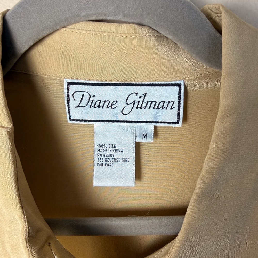 Diane Gilman 100% Silk Lion Embellished Button Up Blouse Size M - Picture 3 of 7